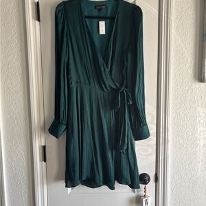 Banana Republic Emerald Green Long Sleeve Wrap Dress